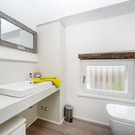 Jacaranda Apartment *