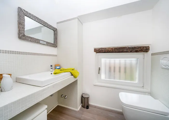 Guesthost - Jacaranda Apartman *