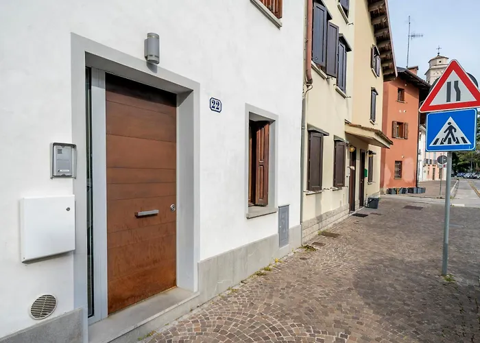 Guesthost - Jacaranda Apartman